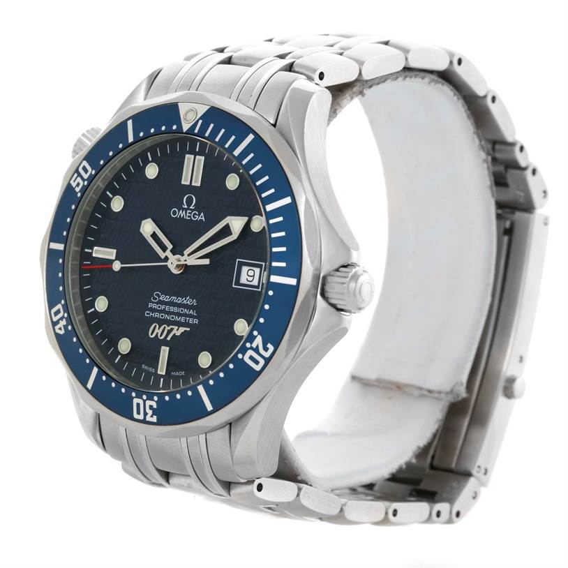 The image shows a close-up angled view of the Omega Seamaster 2537.80.00 Men
s Stainless Steel Blue Dial 2537.80.00 Men
s Stainless Steel Blue Dial watch, highlighting its face, bezel, crown, and stainless steel bracelet.