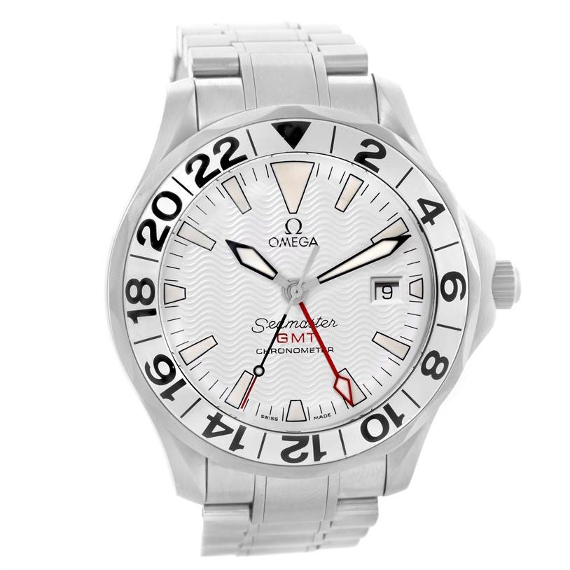The image shows a close-up of an Omega Seamaster 2538.20.00 Men's Stainless Steel White Dial 2538.20.00 Men's Stainless Steel White Dial GMT Chronometer watch, displaying its white dial, hands, bezel, and metal bracelet.