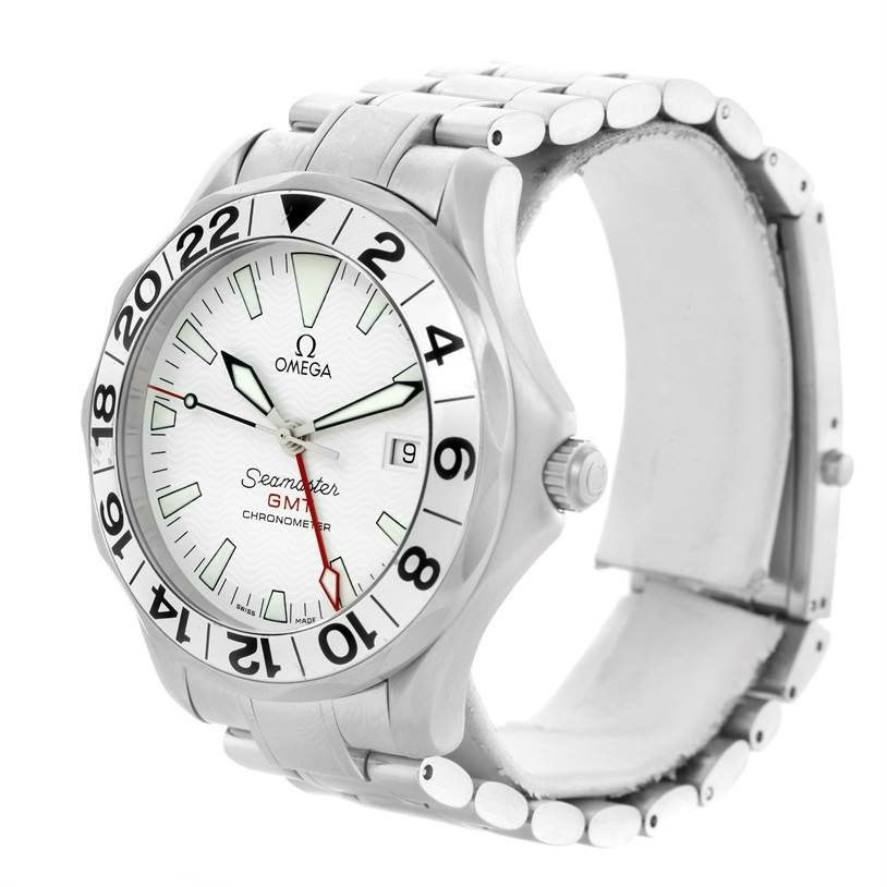 The Omega Seamaster 2538.20.00 Men's Stainless Steel White Dial 2538.20.00 Men's Stainless Steel White Dial watch is shown at an angle highlighting its face, bezel, and part of its metal bracelet.