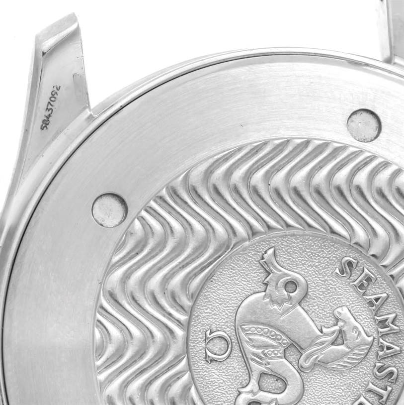 The image shows a close-up of the case back of an Omega Seamaster 2541.80.00 Men
s Stainless Steel Blue Dial 2541.80.00 Men
s Stainless Steel Blue Dial watch, featuring the engraved logo and serial number.
