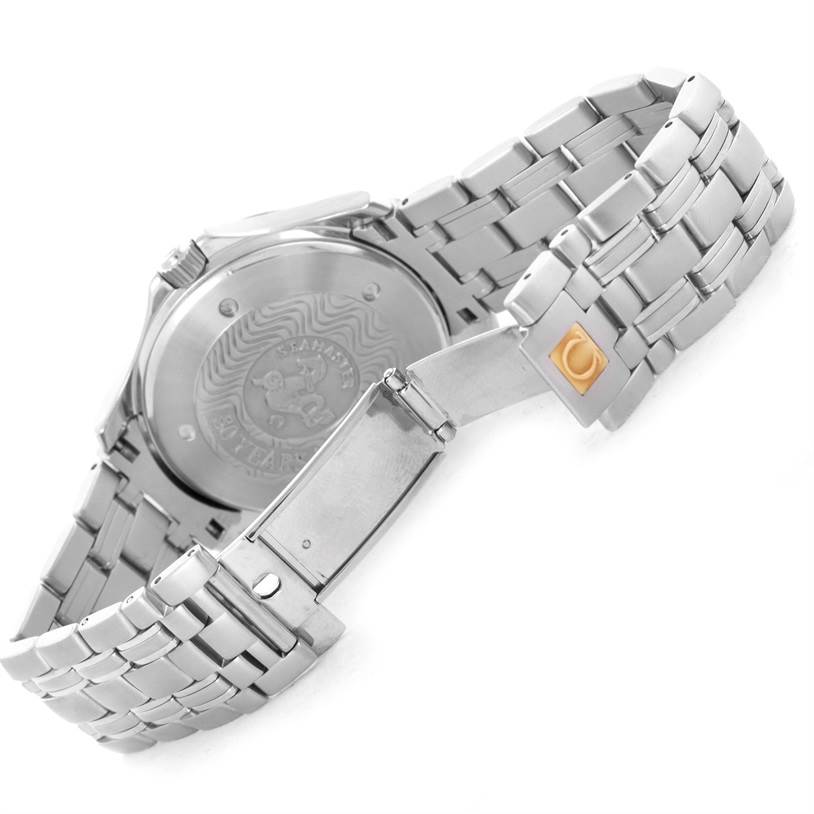 The image shows the back view of an Omega Seamaster 2534.50.00 Men
s Stainless Steel Black Dial 2534.50.00 Men
s Stainless Steel Black Dial watch, highlighting the case back and bracelet with its clasp.