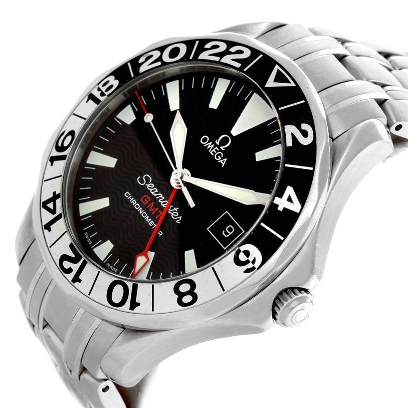 This Omega Seamaster 2534.50.00 Men
s Stainless Steel Black Dial 2534.50.00 Men
s Stainless Steel Black Dial model watch is shown from an angled close-up, highlighting the face, bezel, crown, and part of the bracelet.