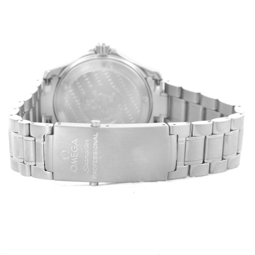 The image shows the rear view of an Omega Seamaster 2252.50.00 Men
s Stainless Steel Black Dial 2252.50.00 Men
s Stainless Steel Black Dial watch, specifically the clasp and part of the bracelet.