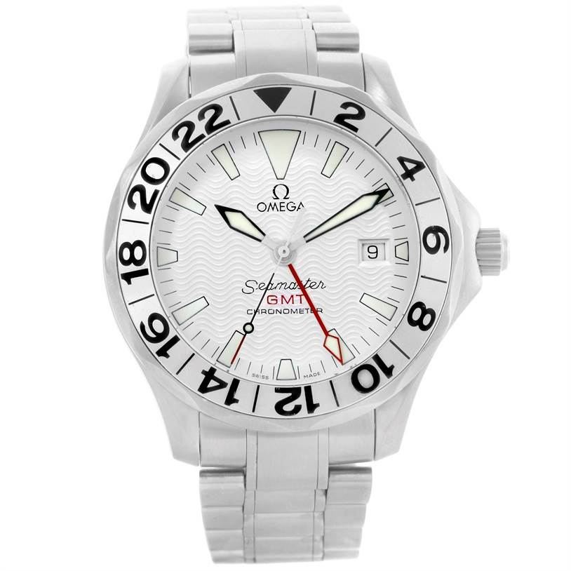 The image shows a frontal view of an Omega Seamaster 2538.20.00 Men
s Stainless Steel White Dial 2538.20.00 Men
s Stainless Steel White Dial GMT watch, highlighting the dial, hands, bezel, and bracelet.