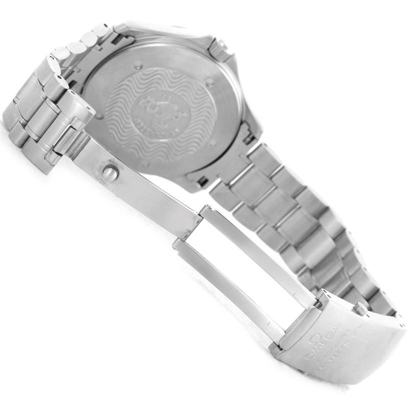 The image shows the back case and band clasp of an Omega Seamaster 2538.20.00 Men
s Stainless Steel White Dial 2538.20.00 Men
s Stainless Steel White Dial watch.