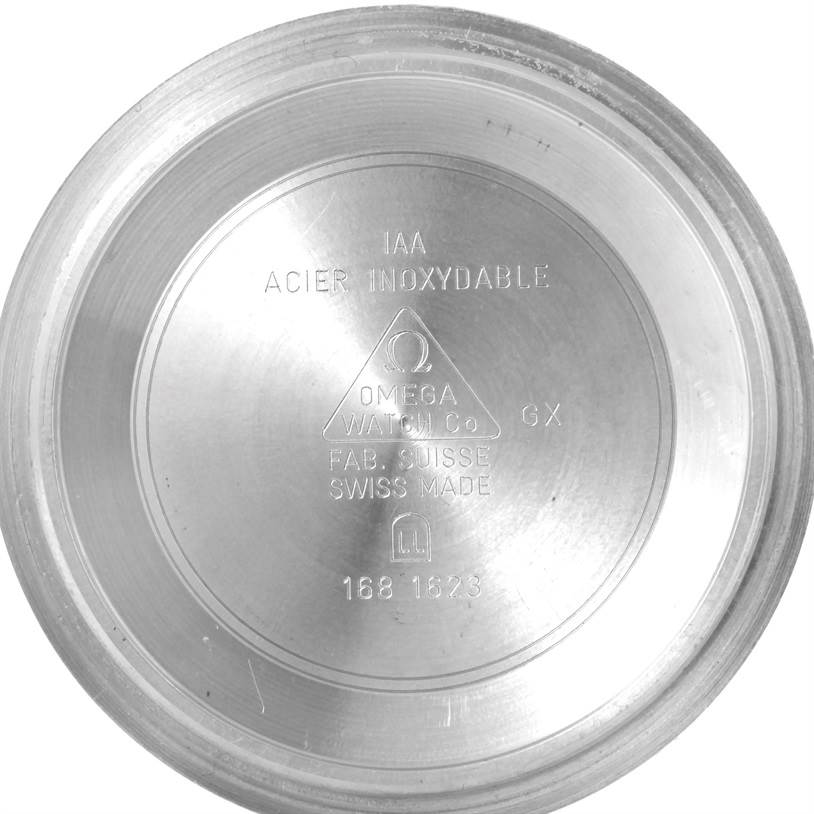 The image shows the inner case back of an Omega Seamaster 2531.80.00 Men
s Stainless Steel Blue Dial 2531.80.00 Men
s Stainless Steel Blue Dial watch made of stainless steel.