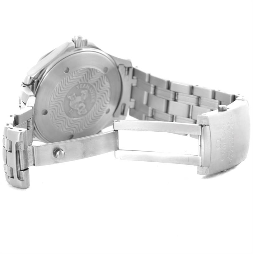 The image shows the back case and open metal bracelet clasp of the Omega Seamaster 2531.80.00 Men
s Stainless Steel Blue Dial 2531.80.00 Men
s Stainless Steel Blue Dial watch.