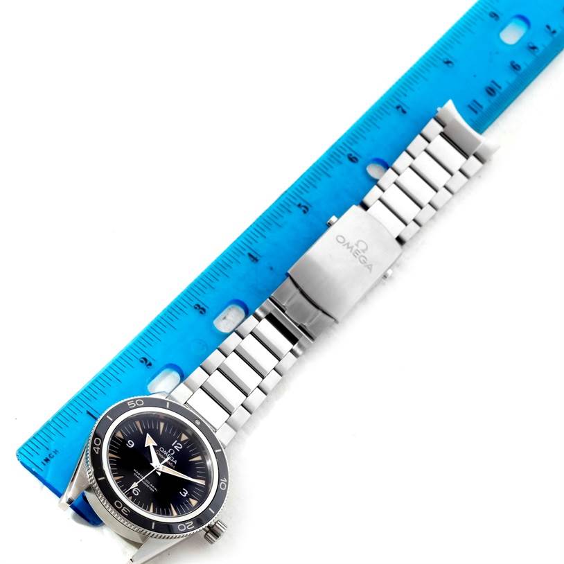 The image shows the Omega Seamaster 233.30.41.21.01.001 Men
s Stainless Steel Black Dial 233.30.41.21.01.001 Men
s Stainless Steel Black Dial watch laid flat, including the face, bezel, stainless steel bracelet, and clasp, measured against a blue ruler.