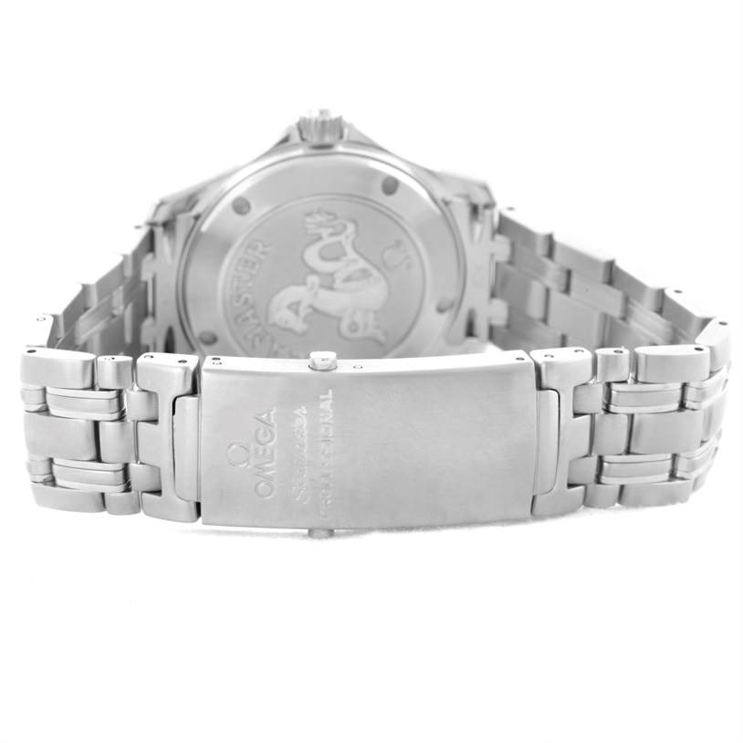 The image shows the back and buckle of an Omega Seamaster 2222.80.00 Men
s Stainless Steel Blue Dial 2222.80.00 Men
s Stainless Steel Blue Dial watch, highlighting the metal bracelet and engraved case back.