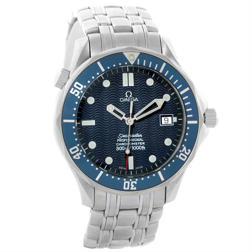 The image shows a front angle of the Omega Seamaster 2531.80.00 Men
s Stainless Steel Blue Dial 2531.80.00 Men
s Stainless Steel Blue Dial watch displaying its face, bezel, bracelet, and date window at 3 o
clock.