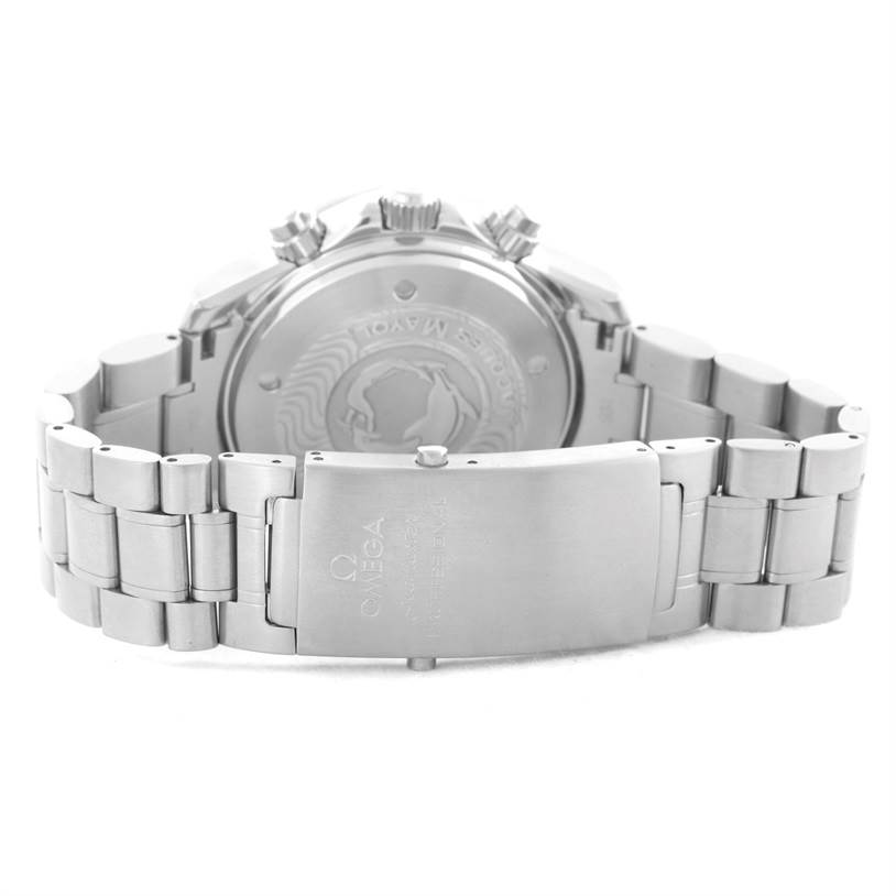 This image shows the backside and clasp of the Omega Seamaster 2595.50.00 Men
s Stainless Steel Black Dial 2595.50.00 Men
s Stainless Steel Black Dial watch, highlighting the bracelet and engraved case back.