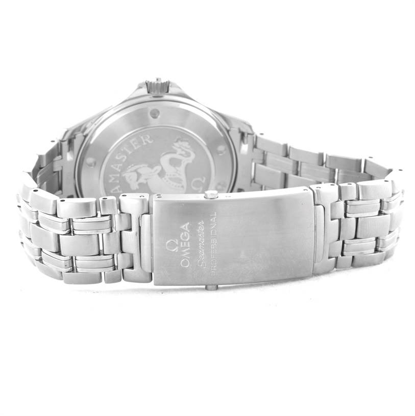 The image shows the back view of an Omega Seamaster 2220.80.00 Men
s Stainless Steel Blue Dial 2220.80.00 Men
s Stainless Steel Blue Dial watch, highlighting the engraved case back and the clasp on the bracelet.