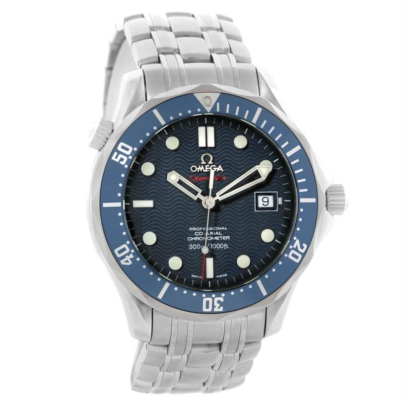 The image shows a frontal view of an Omega Seamaster 2220.80.00 Men
s Stainless Steel Blue Dial 2220.80.00 Men
s Stainless Steel Blue Dial watch, highlighting its dial, bezel, case, and bracelet.