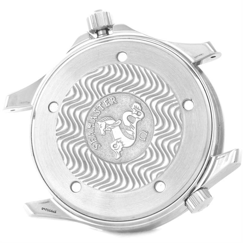 The image shows the back casing of an Omega Seamaster 2541.80.00 Men
s Stainless Steel Blue Dial 2541.80.00 Men
s Stainless Steel Blue Dial watch, highlighting the emblem and textured pattern.