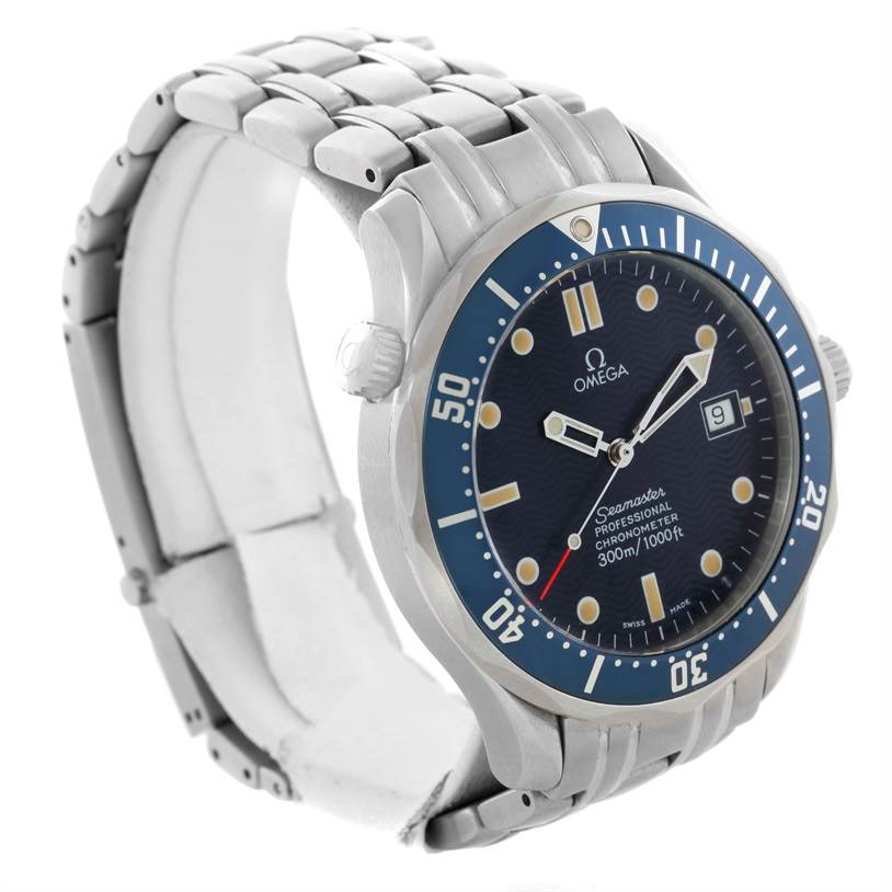 The image shows a side-perspective of the Omega Seamaster 2531.80.00 Men
s Stainless Steel Blue Dial 2531.80.00 Men
s Stainless Steel Blue Dial watch, displaying its face, bezel, and metal bracelet.