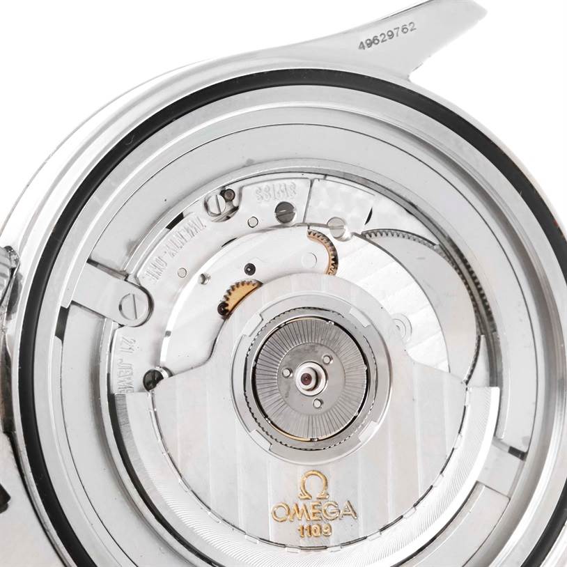 The image shows the internal mechanical movement of an Omega Seamaster 2531.80.00 Men
s Stainless Steel Blue Dial 2531.80.00 Men
s Stainless Steel Blue Dial watch from a close-up, rear angle.