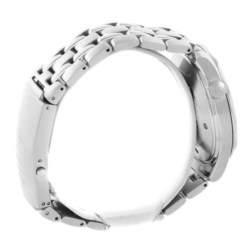 The image shows a side view of an Omega Seamaster 2537.80.00 Men
s Stainless Steel Blue Dial 2537.80.00 Men
s Stainless Steel Blue Dial watch focusing on its stainless steel bracelet and clasp.