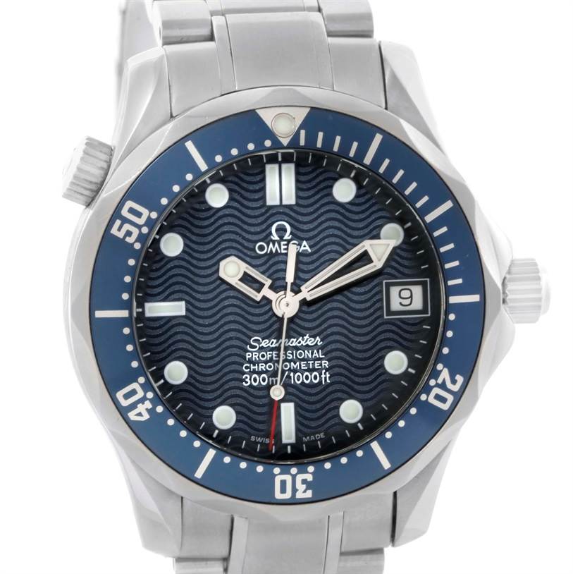 The image shows a front view of an Omega Seamaster 2551.80.00 Men
s Stainless Steel Blue Dial 2551.80.00 Men
s Stainless Steel Blue Dial watch, displaying its face, bezel, hands, and date window.