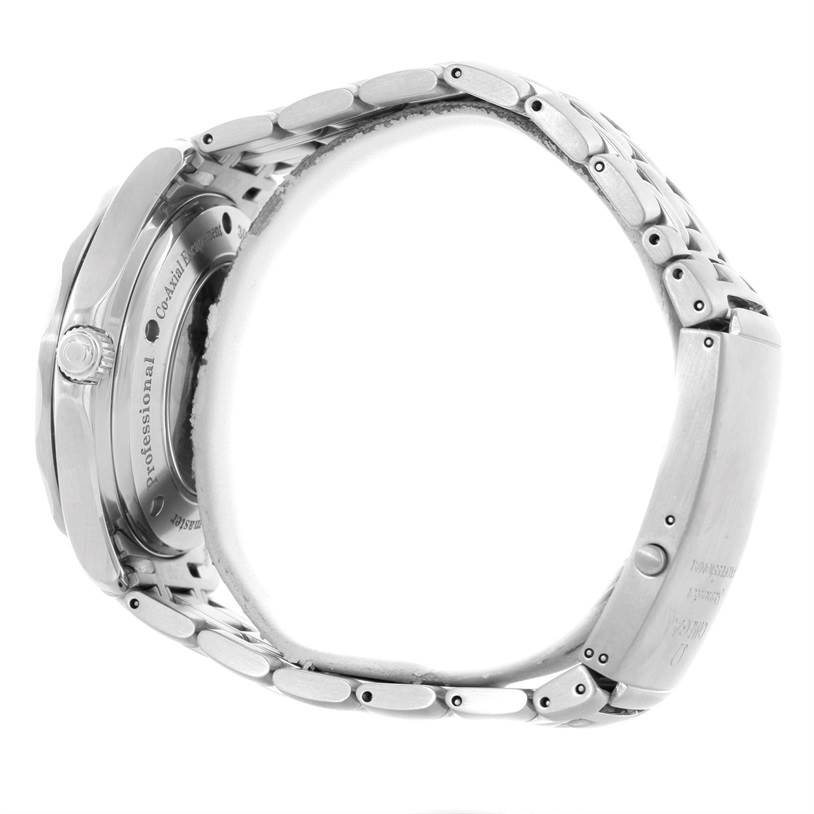 This image shows a side view of an Omega Seamaster 2535.80.00 Men
s Stainless Steel Blue Dial 2535.80.00 Men
s Stainless Steel Blue Dial watch, highlighting the bracelet, clasp, and side of the case.