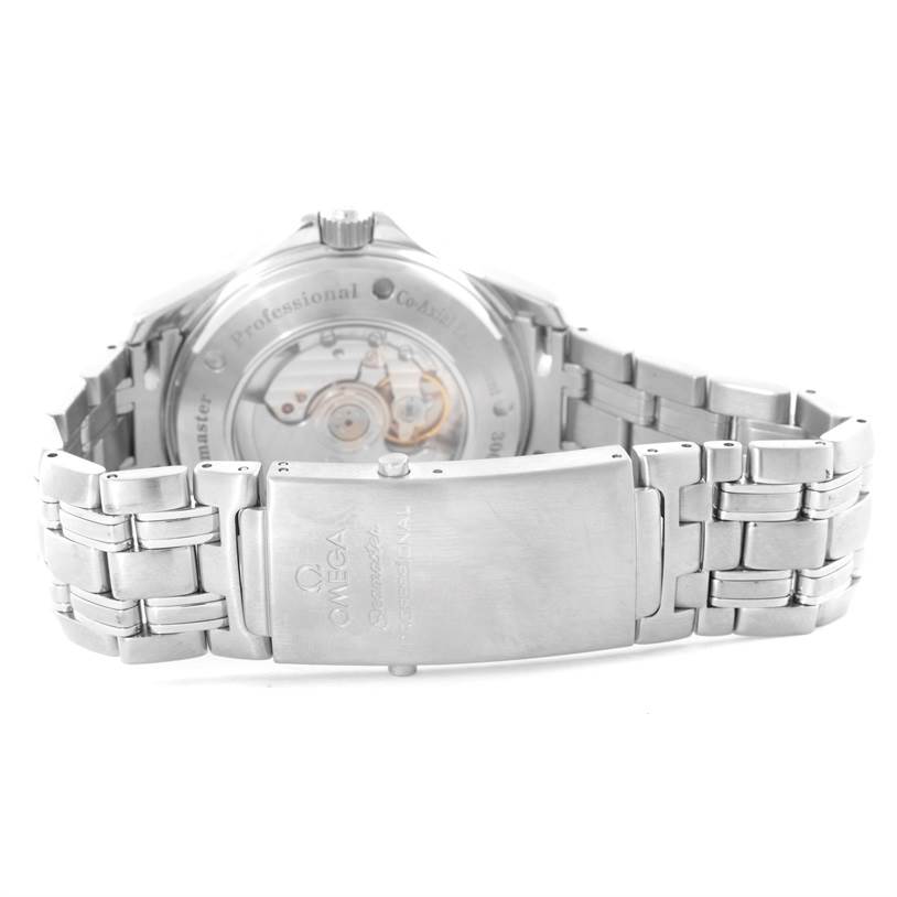 The image shows the back view of an Omega Seamaster 2535.80.00 Men
s Stainless Steel Blue Dial 2535.80.00 Men
s Stainless Steel Blue Dial watch, displaying the clasp and visible movement through the caseback.