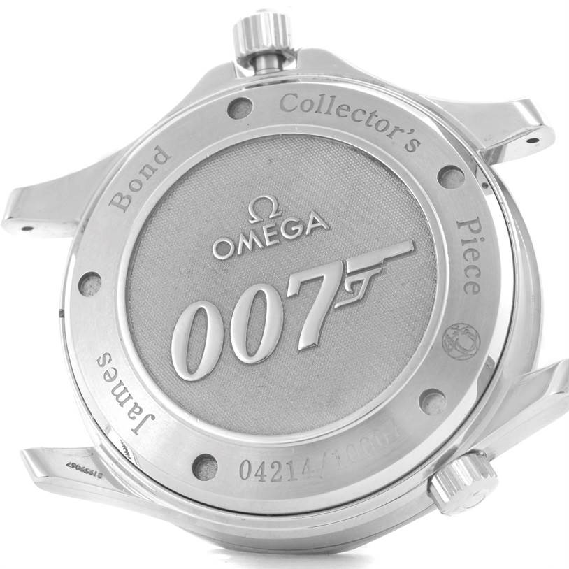 The image shows the back case of an Omega Seamaster 212.30.41.20.01.001 Men
s Stainless Steel Black Dial 212.30.41.20.01.001 Men
s Stainless Steel Black Dial watch, featuring a James Bond 007 Collector
s Piece engraving.