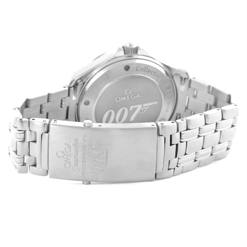 The image shows the back and bracelet of an Omega Seamaster 212.30.41.20.01.001 Men
s Stainless Steel Black Dial 212.30.41.20.01.001 Men
s Stainless Steel Black Dial watch, highlighting the branded clasp and 007-themed case back.