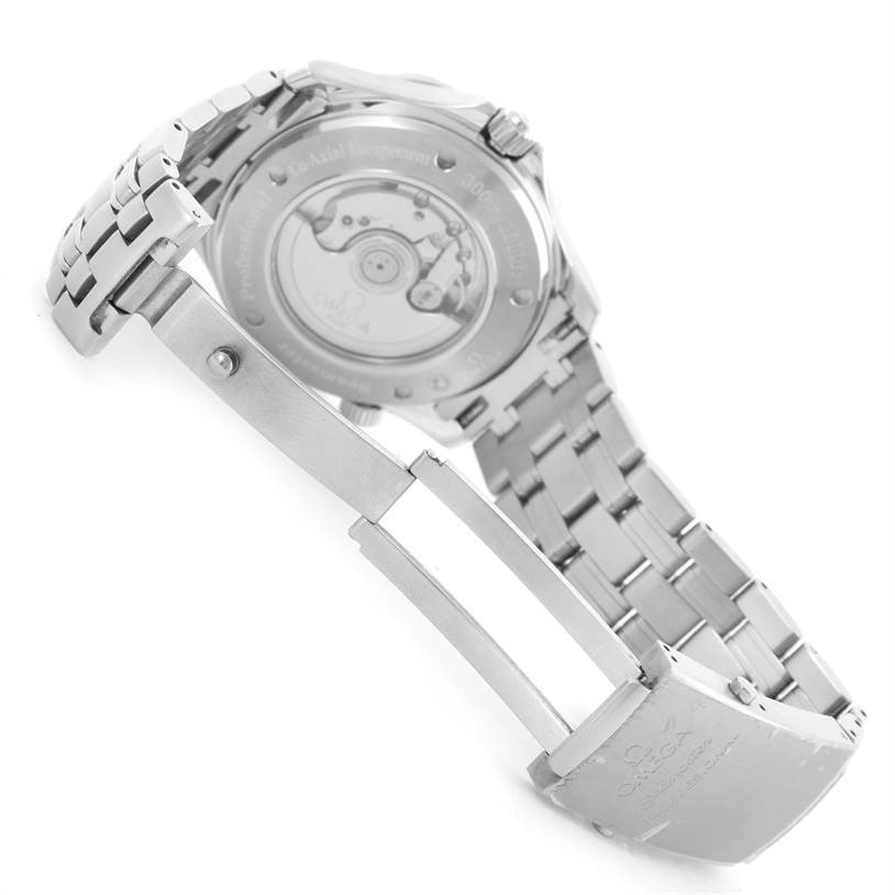 The image shows the open clasp and case back of an Omega Seamaster 2535.80.00 Men
s Stainless Steel Blue Dial 2535.80.00 Men
s Stainless Steel Blue Dial watch, highlighting the movement and bracelet.