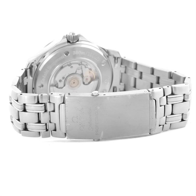 The image shows the case back and bracelet clasp of an Omega Seamaster 2535.80.00 Men
s Stainless Steel Blue Dial 2535.80.00 Men
s Stainless Steel Blue Dial watch, highlighting its stainless steel design.