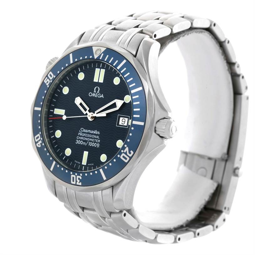 The image shows an angled view of an Omega Seamaster 2531.80.00 Men
s Stainless Steel Blue Dial 2531.80.00 Men
s Stainless Steel Blue Dial watch, displaying the face, bezel, and metal bracelet.