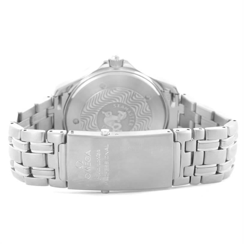 The image shows the back case and clasp of an Omega Seamaster 2531.80.00 Men
s Stainless Steel Blue Dial 2531.80.00 Men
s Stainless Steel Blue Dial watch, highlighting the bracelet and engraved clasp.