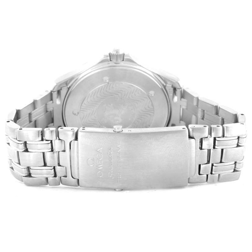 The image shows the back view of the Omega Seamaster 2541.80.00 Men
s Stainless Steel Blue Dial 2541.80.00 Men
s Stainless Steel Blue Dial watch, displaying the clasp, bracelet, and engraved case back.