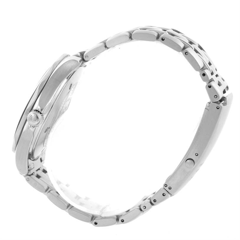 This side view of the Omega Seamaster 2541.80.00 Men
s Stainless Steel Blue Dial 2541.80.00 Men
s Stainless Steel Blue Dial watch shows the case, crown, and bracelet links.