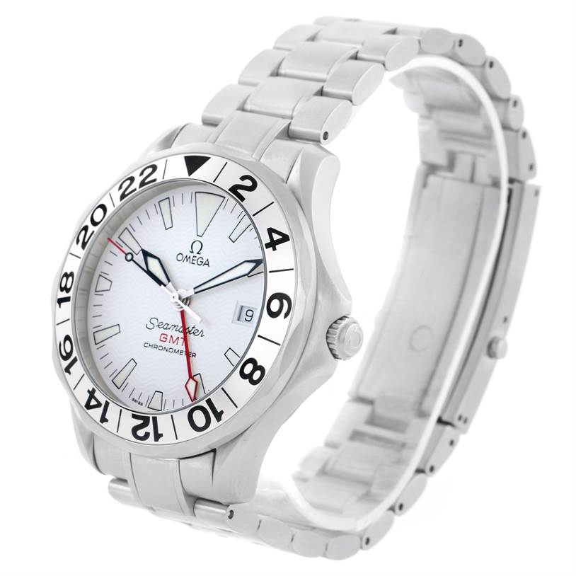 The image shows a side angle of an Omega Seamaster 2538.20.00 Men
s Stainless Steel White Dial 2538.20.00 Men
s Stainless Steel White Dial watch, highlighting the dial, case, and bracelet.