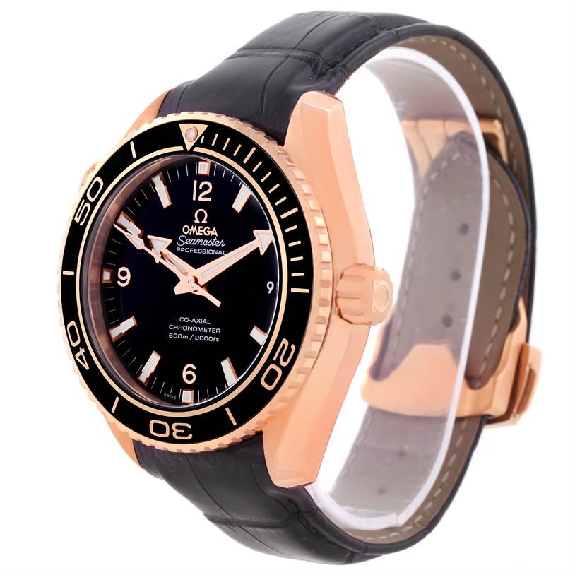 The image shows a black dial and bezel Omega Seamaster 232.63.46.21.01.001 Men
s Black Dial 232.63.46.21.01.001 Men
s Black Dial watch with a rose gold case, viewed from a side angle.
