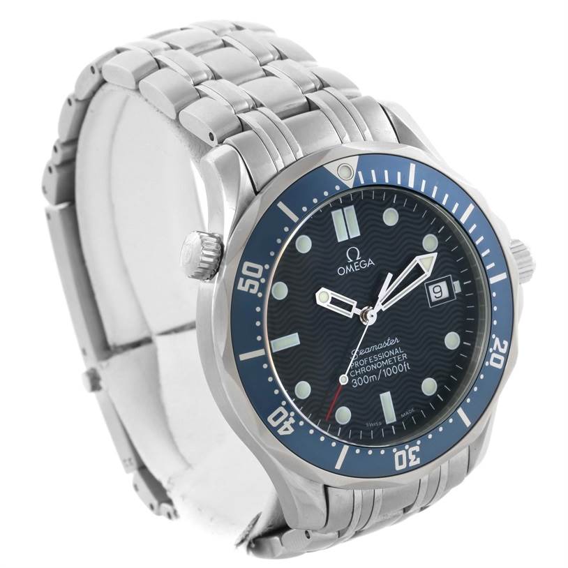 The image shows a side view of the Omega Seamaster 2531.80.00 Men
s Stainless Steel Blue Dial 2531.80.00 Men
s Stainless Steel Blue Dial watch, highlighting its face, bezel, crown, and metal bracelet.