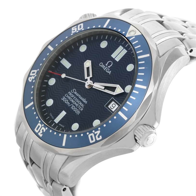 This image shows an Omega Seamaster 2531.80.00 Men
s Stainless Steel Blue Dial 2531.80.00 Men
s Stainless Steel Blue Dial watch angled to display the dial, bezel, crown, and part of the bracelet.