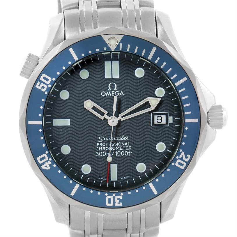 The image shows a frontal view of an Omega Seamaster 2531.80.00 Men
s Stainless Steel Blue Dial 2531.80.00 Men
s Stainless Steel Blue Dial watch, displaying the dial, bezel, and part of the bracelet.