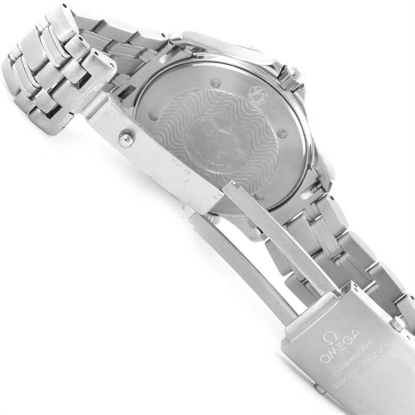 The image shows the back case and open clasp of an Omega Seamaster 2531.80.00 Men
s Stainless Steel Blue Dial 2531.80.00 Men
s Stainless Steel Blue Dial watch.