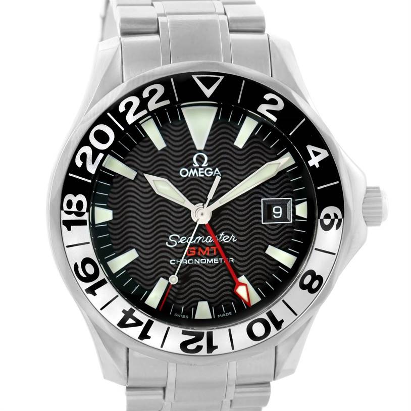 The image shows a front angle of the Omega Seamaster 2536.50.00 Men
s Stainless Steel Black Dial 2536.50.00 Men
s Stainless Steel Black Dial watch, highlighting the dial, bezel, hands, and bracelet.