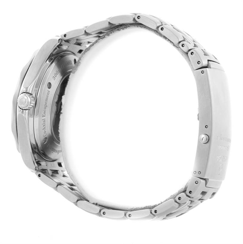 This image shows a profile view of the Omega Seamaster 2535.80.00 Men
s Stainless Steel Blue Dial 2535.80.00 Men
s Stainless Steel Blue Dial watch, highlighting the side of the case and bracelet.