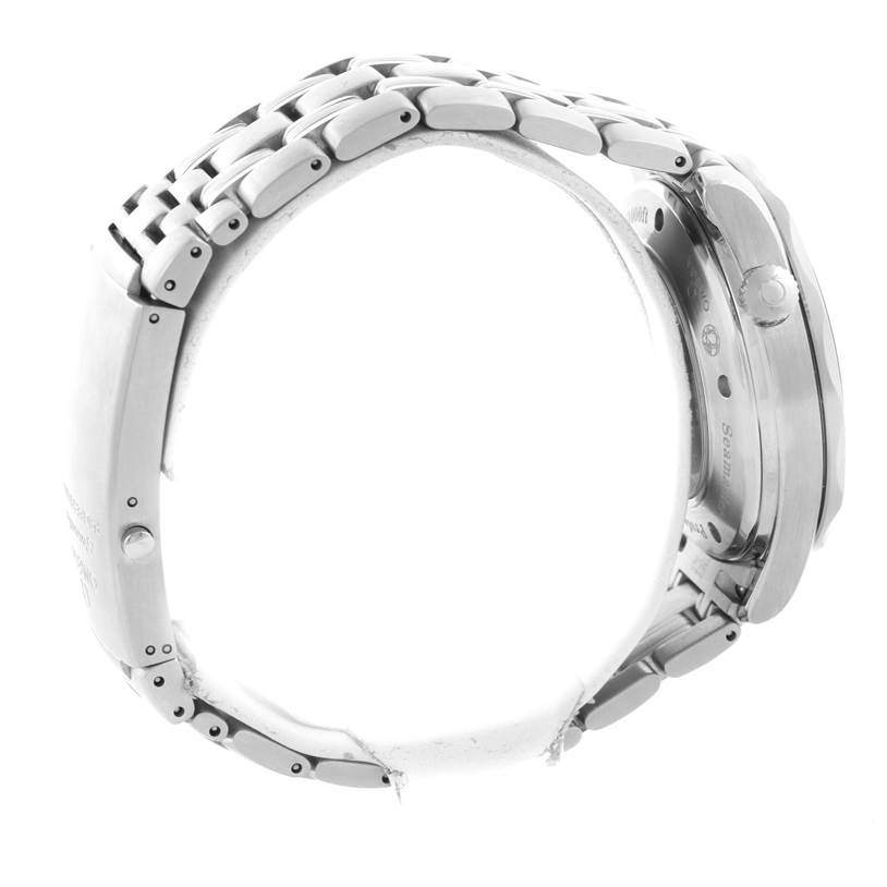 This side view image of the Omega Seamaster 2535.80.00 Men
s Stainless Steel Blue Dial 2535.80.00 Men
s Stainless Steel Blue Dial watch shows the clasp, bracelet links, and part of the watch case.