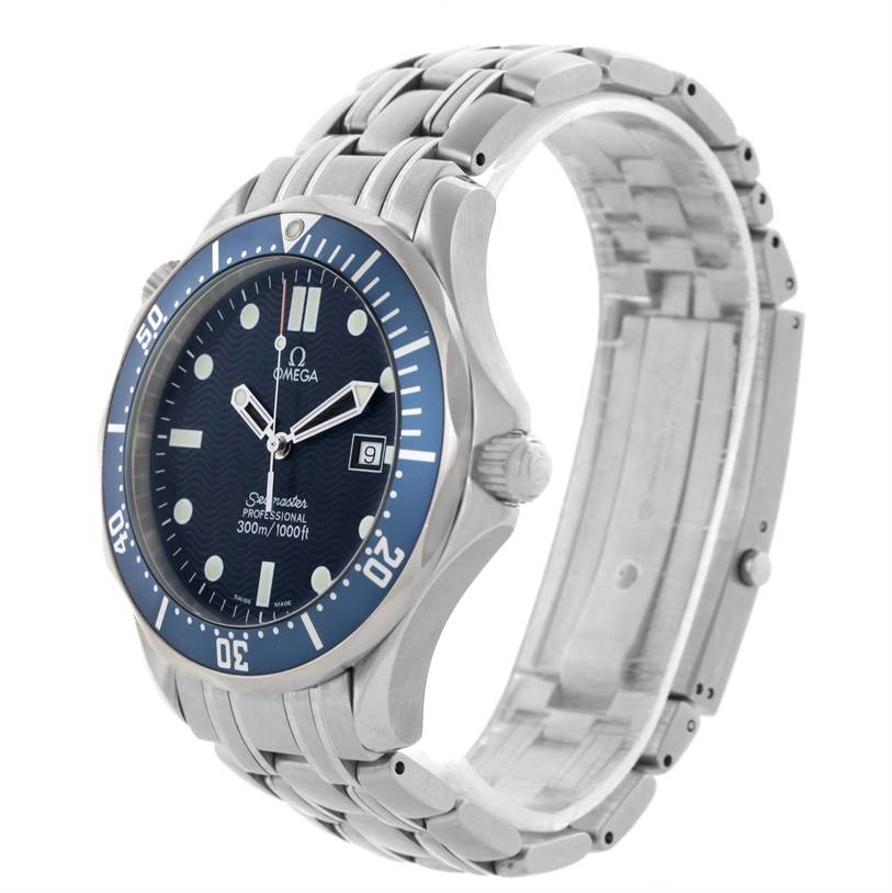 The image shows a side angle view of an Omega Seamaster 2541.80.00 Men
s Stainless Steel Blue Dial 2541.80.00 Men
s Stainless Steel Blue Dial watch, highlighting its face, bezel, case, and bracelet.
