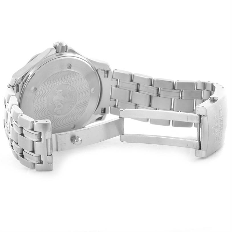 The image shows the back case and open metal bracelet of an Omega Seamaster 2541.80.00 Men
s Stainless Steel Blue Dial 2541.80.00 Men
s Stainless Steel Blue Dial watch.