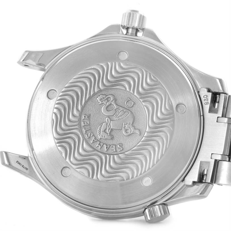 The image shows the case back of an Omega Seamaster 2254.50.00 Men
s Stainless Steel Black Dial 2254.50.00 Men
s Stainless Steel Black Dial watch, featuring the engraved logo and wave pattern design.