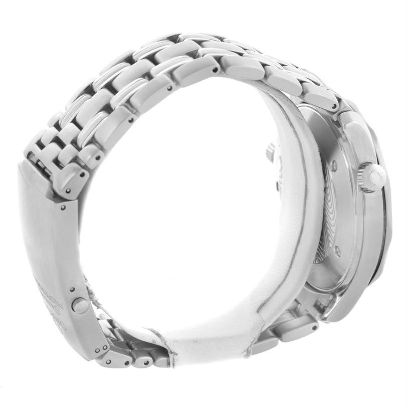 The image shows the side view of an Omega Seamaster 2541.80.00 Men
s Stainless Steel Blue Dial 2541.80.00 Men
s Stainless Steel Blue Dial watch, focusing on its bracelet and crown.