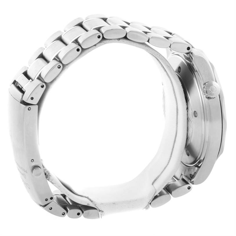 This image of the Omega Seamaster 2254.50.00 Men
s Stainless Steel Black Dial 2254.50.00 Men
s Stainless Steel Black Dial watch shows a side view of the bracelet, clasp, and part of the case.