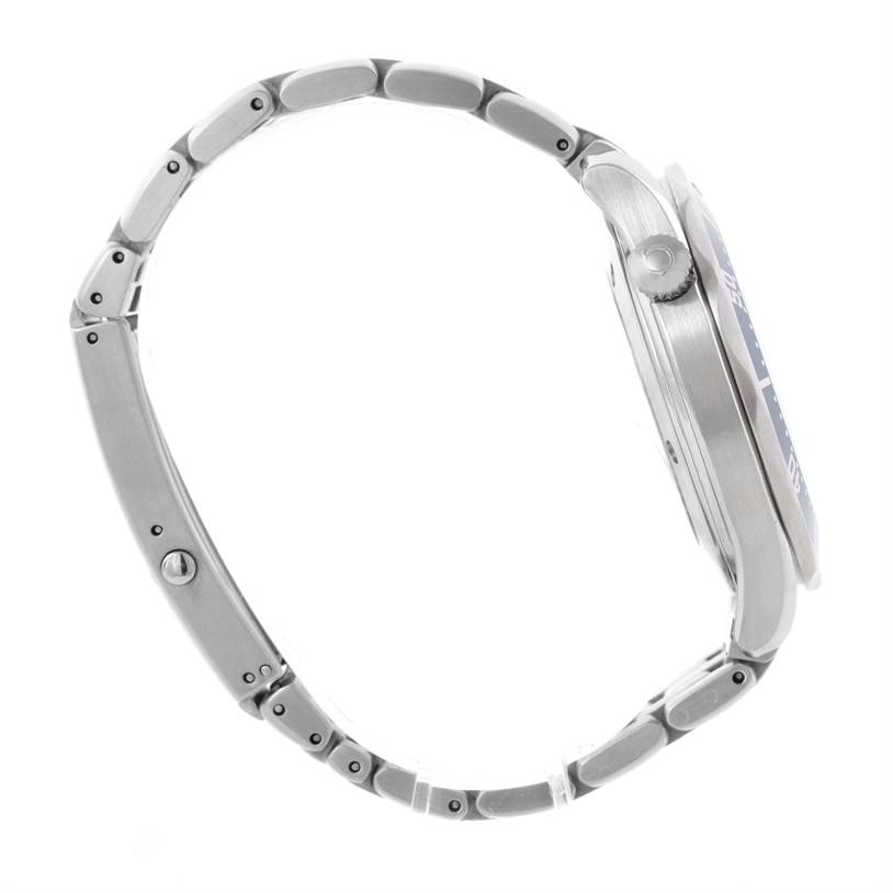 The image shows a side profile of an Omega Seamaster 2531.80.00 Men
s Stainless Steel Blue Dial 2531.80.00 Men
s Stainless Steel Blue Dial watch, highlighting its stainless steel bracelet and the case with the crown.