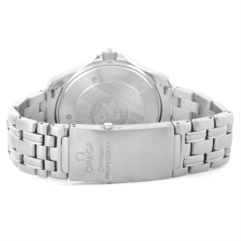 The image shows the back view of an Omega Seamaster 2531.80.00 Men
s Stainless Steel Blue Dial 2531.80.00 Men
s Stainless Steel Blue Dial watch, highlighting the clasp and case back.