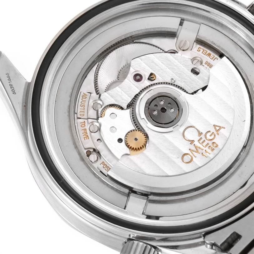 This image shows the inner mechanism and movement of the Omega Seamaster 2531.80.00 Men
s Stainless Steel Blue Dial 2531.80.00 Men
s Stainless Steel Blue Dial watch model 1120.