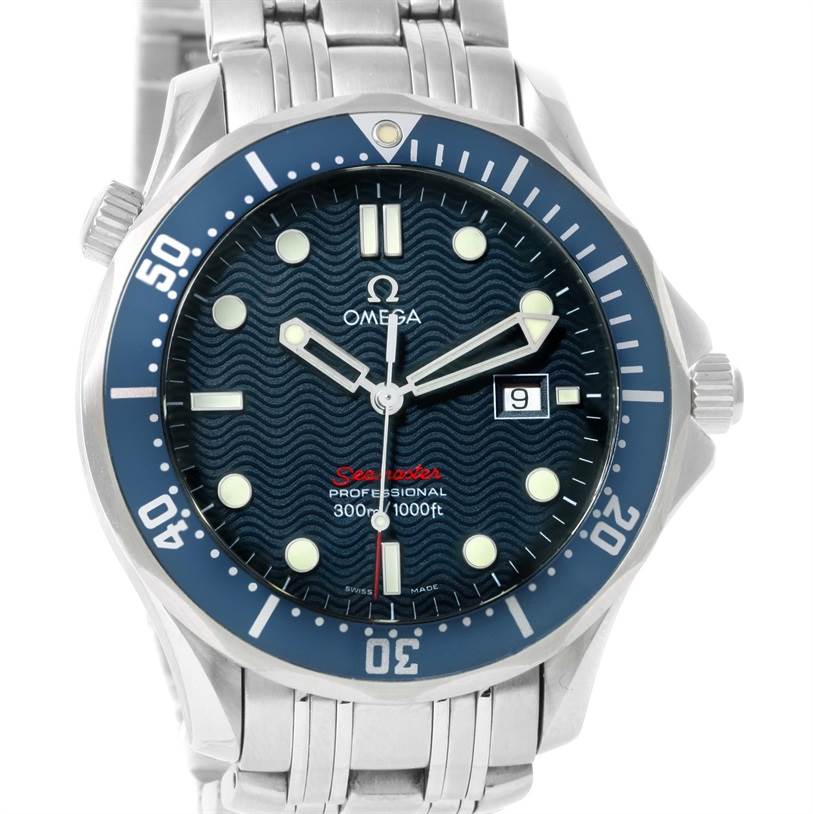This image shows a front view of an Omega Seamaster 2221.80.00 Men
s Stainless Steel Blue Dial 2221.80.00 Men
s Stainless Steel Blue Dial watch, highlighting its face, bezel, and stainless steel bracelet.